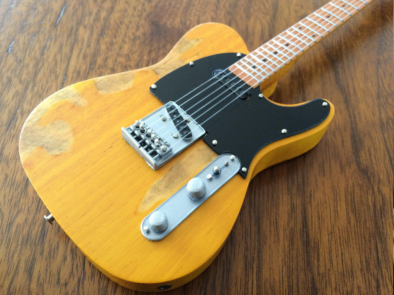 VINTAGE BOSS BLONDE LICENSED FENDER™ TELE™ MINIATURE GUITAR