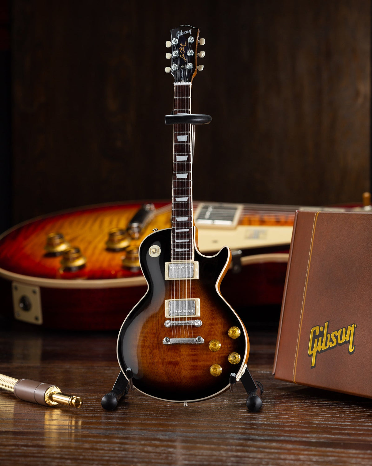 GIBSON LES PAUL TRADITIONAL TOBACCO BURST 1:4 SCALE MINI GUITAR MODEL