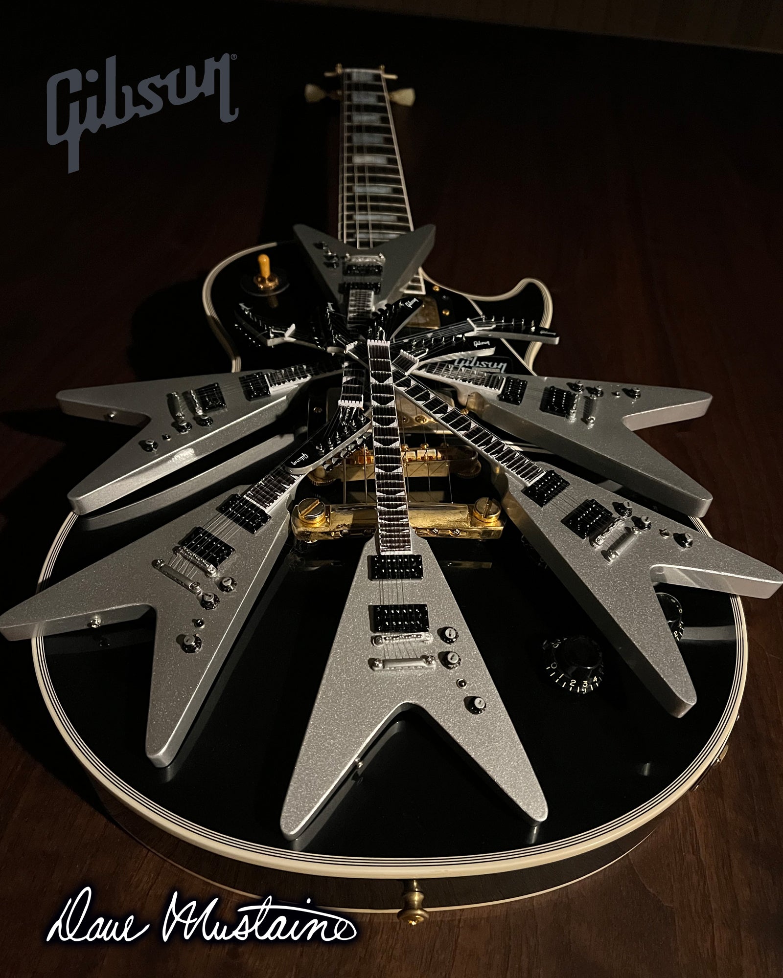 DAVE MUSTAINE SIGNATURE GIBSON FLYING V SET OF 2 MINI GUITAR COLLECTIO