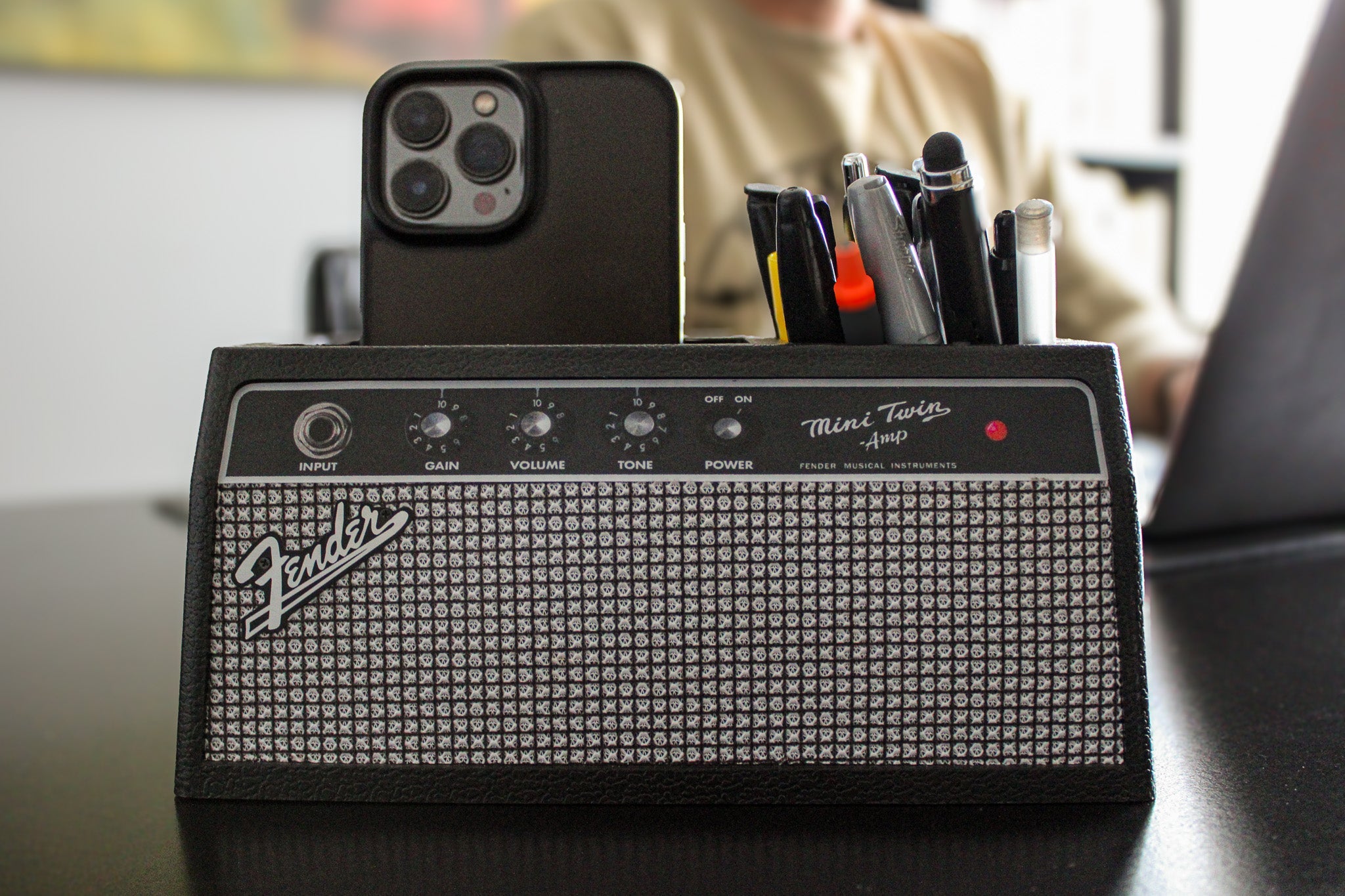 FENDER DESK ORGANIZER