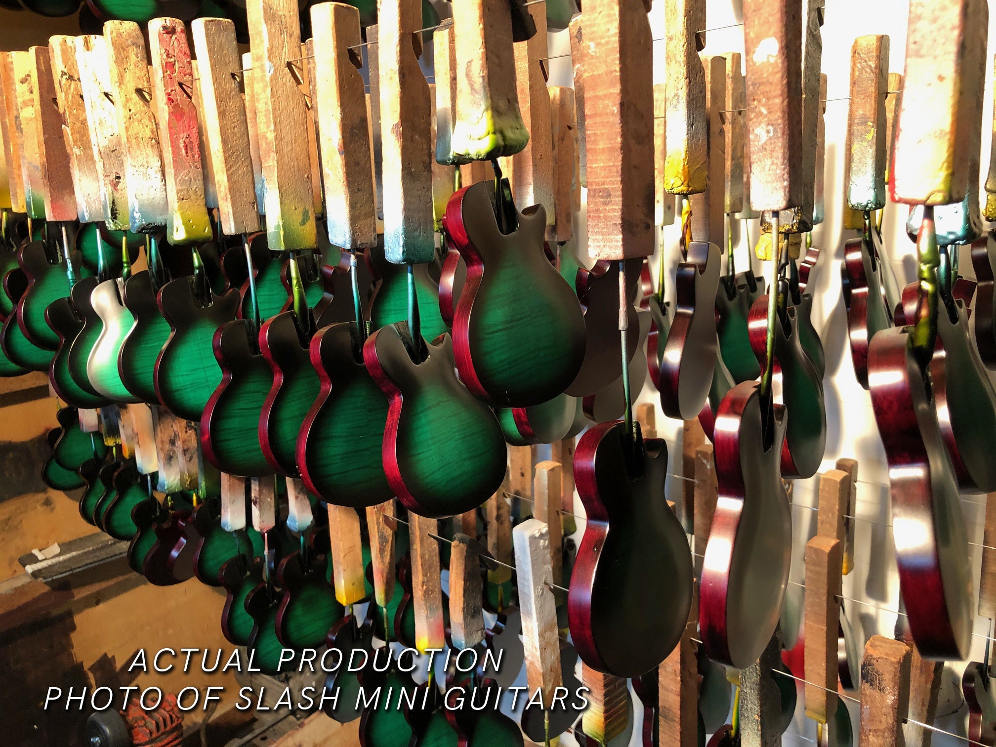 SLASH GIBSON LES PAUL STANDARD ANACONDA BURST 1:4 SCALE MINI GUITAR MODEL