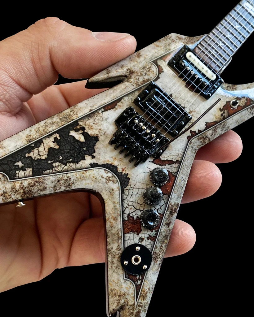 PANTERA - DEAN DIMEBAG - RUST RAZORBACK MINI GUITAR